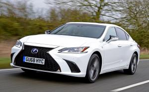 Lexus ES300h F-Sport (UK) '2019